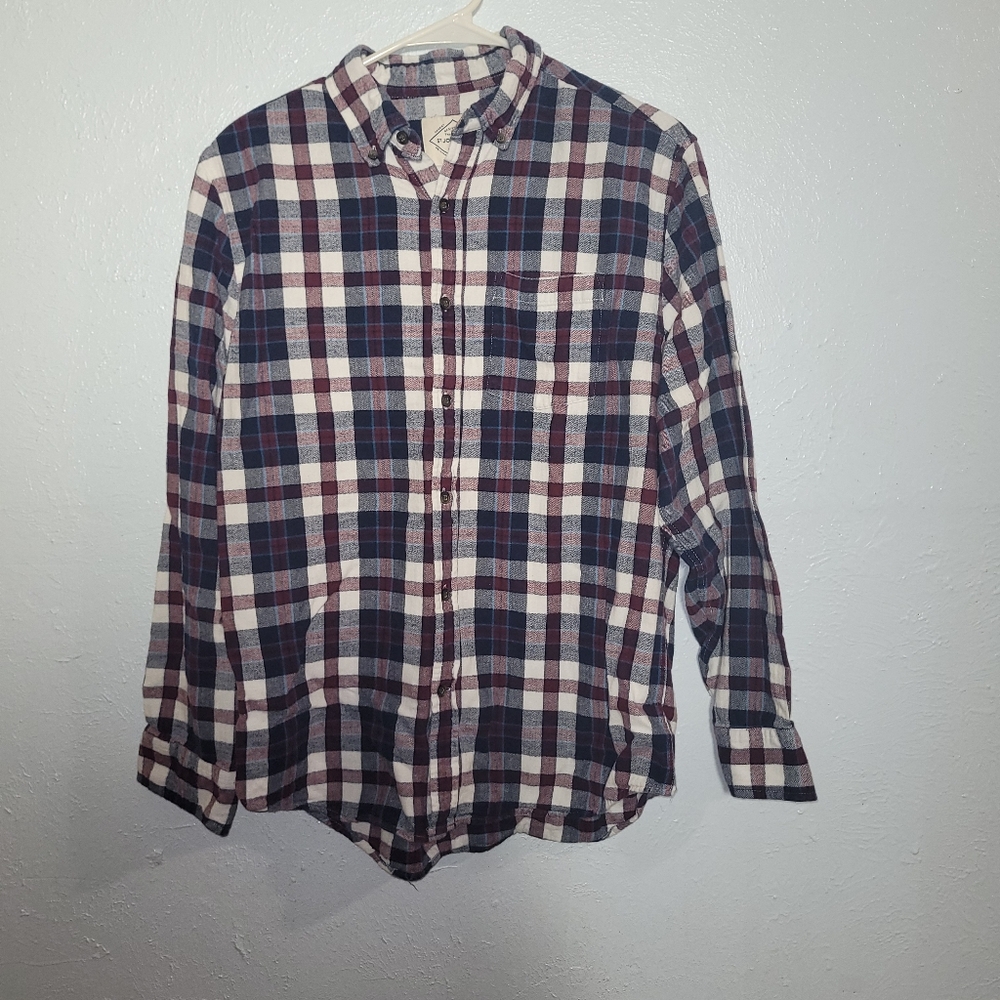 St. John's Bay Men's Flannel Shirt - Size Medium - Classic Plaid